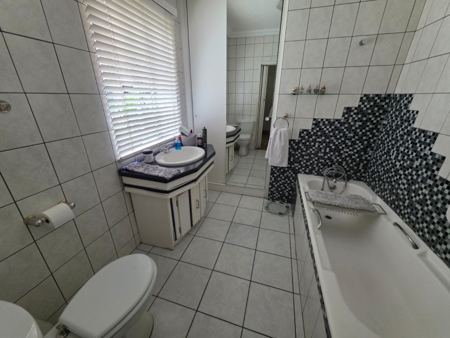 3 Bedroom Property for Sale in Vaalpark Free State